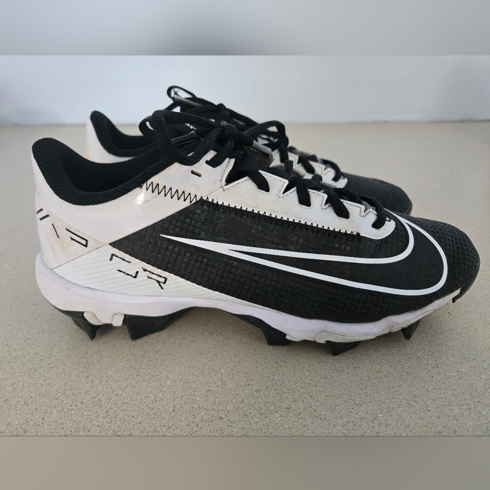 Nike Black and White Athletic Cleats
